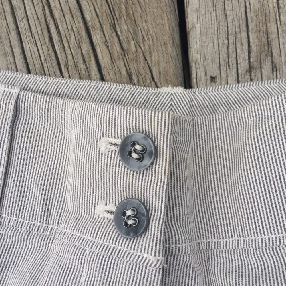New York & Company Pinstripe-type shorts - Picture 4 of 7
